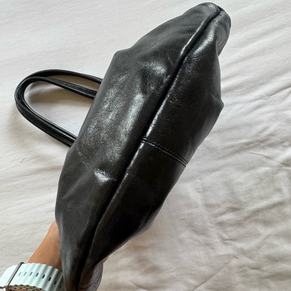 HOBO International Black Vintage leather Kisslock Wristlet Handbag - Picture 7 of 7